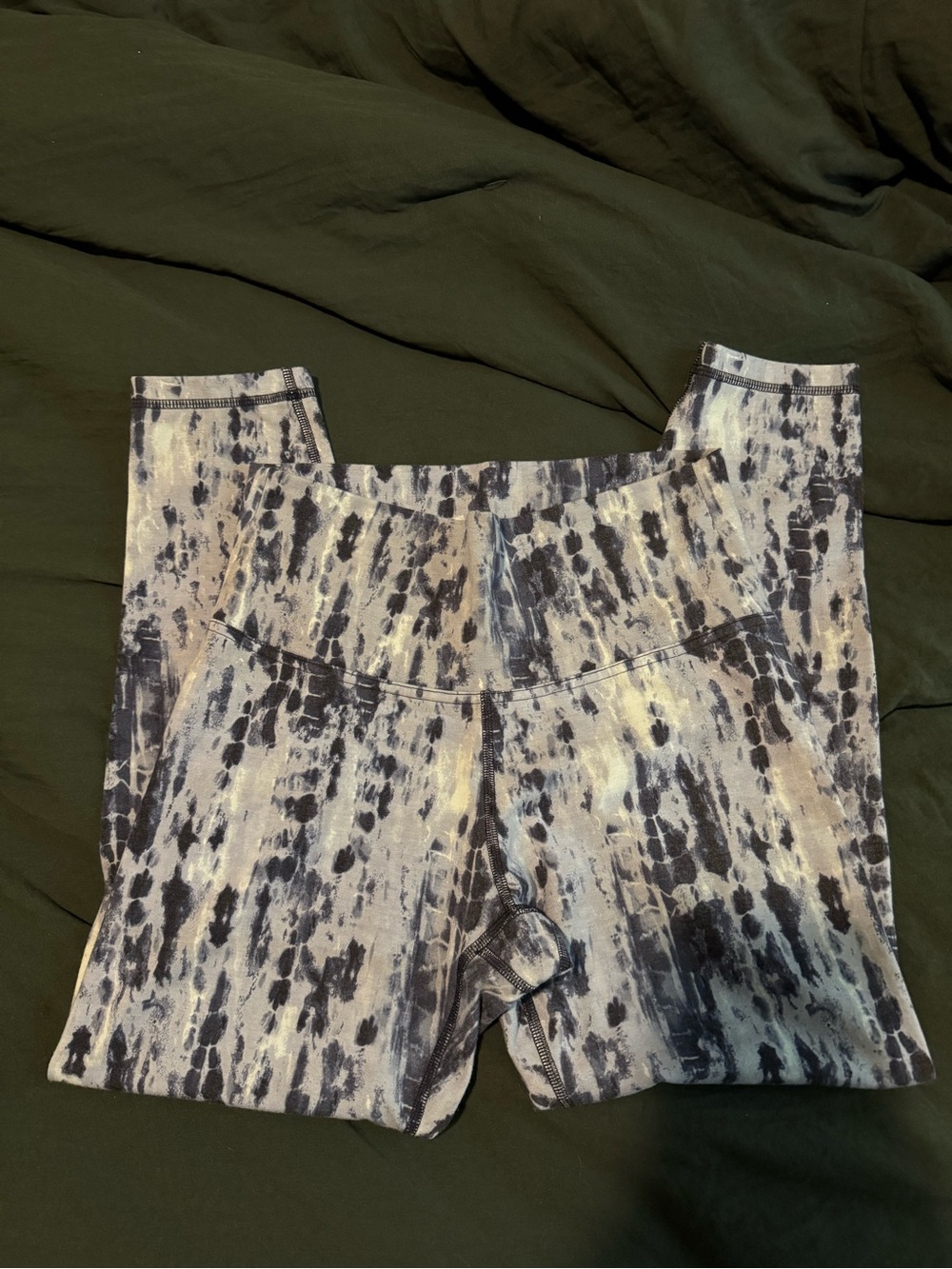 Old Navy Black and White Tie-Dye Leggings